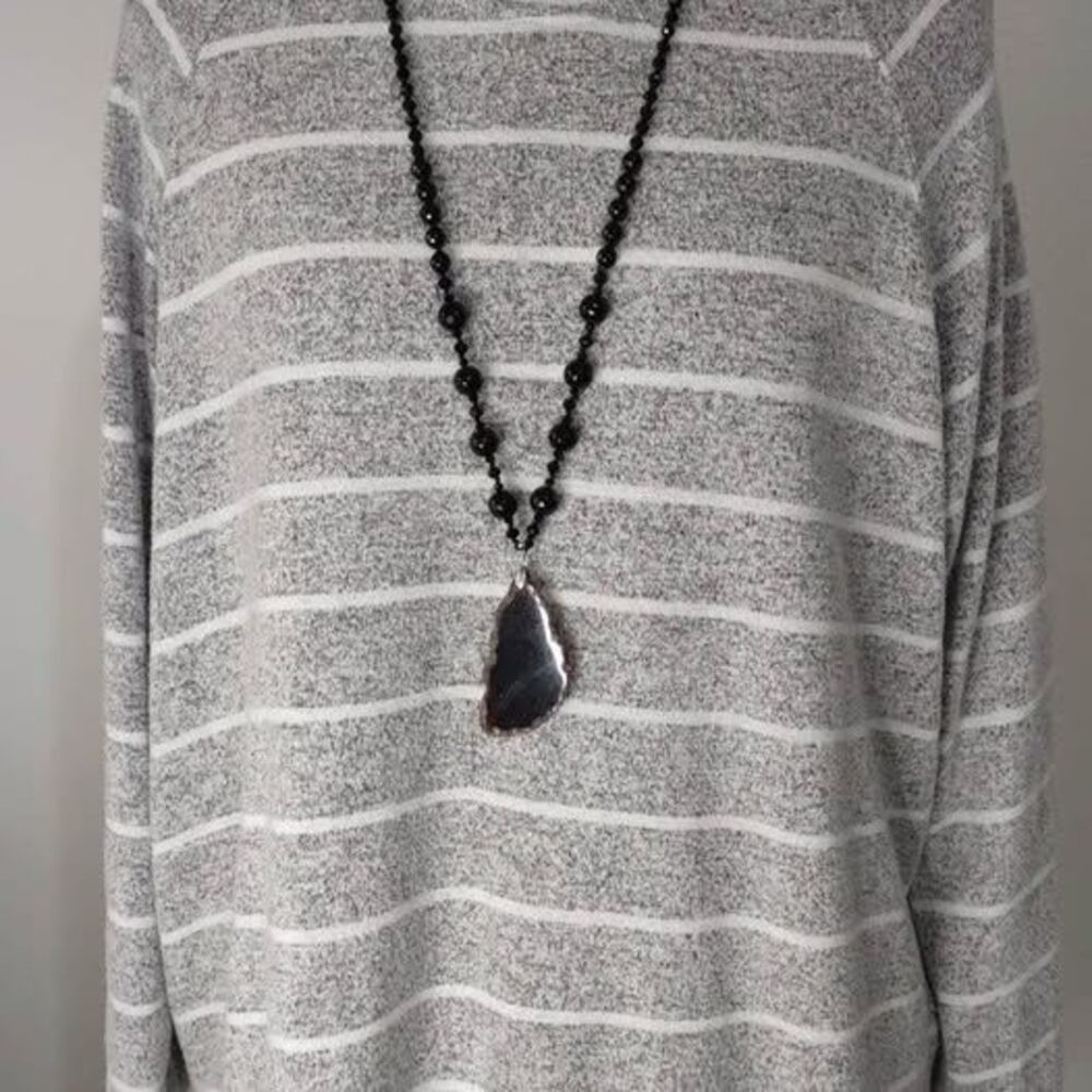 Medium Umgee Womens Long Sleeve Gray & White Blouse C7203